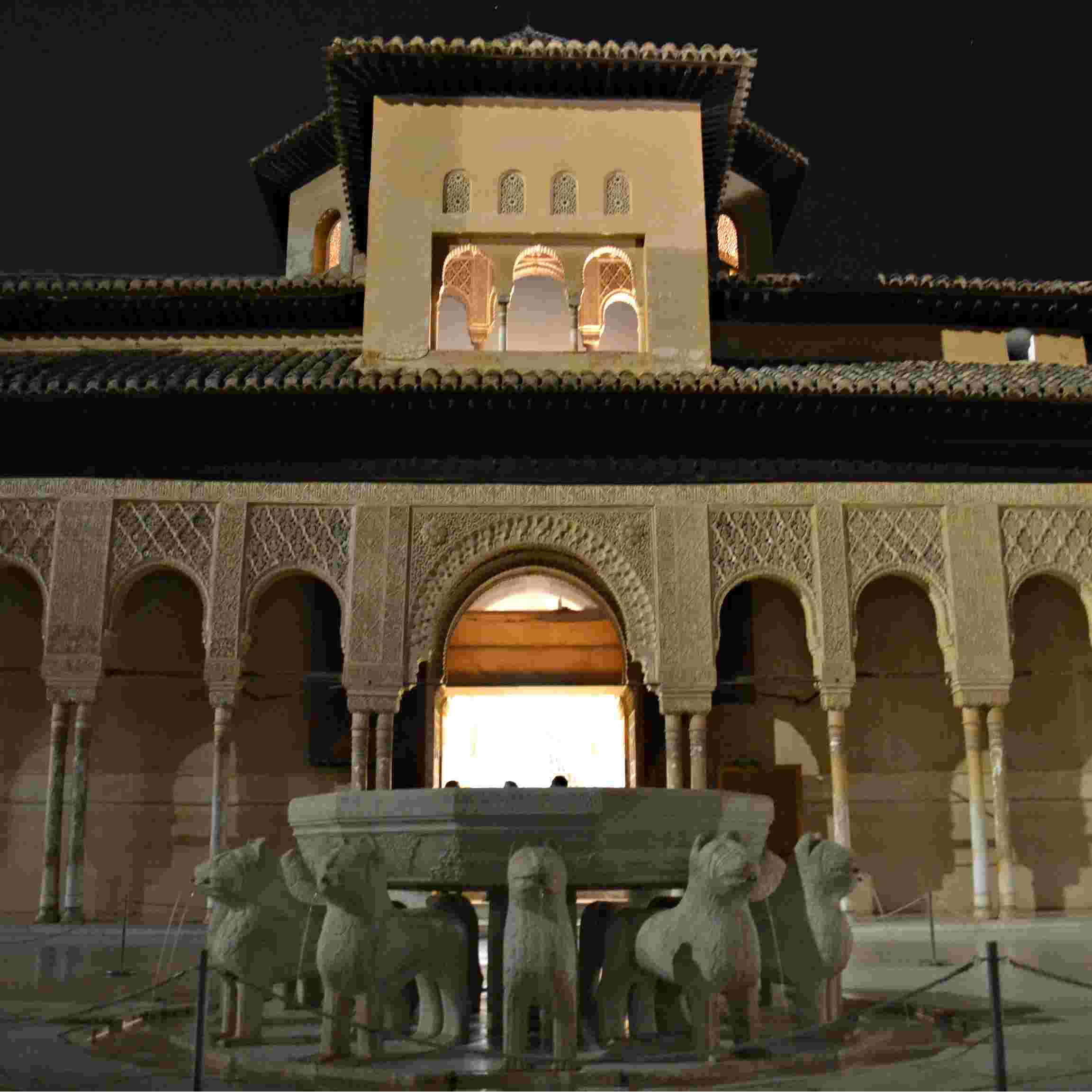 Patio de los Leones de la Alhambra de Granada