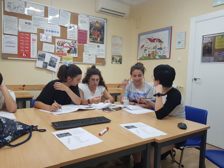 Estudiantes en clase